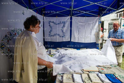 Gdansk. Plac przed siedziba Polskiego Zwiazku Wedkarskiego...