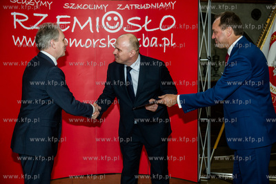 Gdansk. Dwor Artusa. Uroczystosc wreczenia
listow...