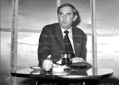 Aktor Gustaw Holoubek na spotkaniu z publicznością...