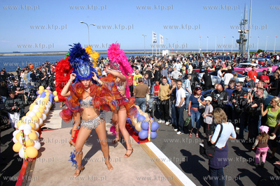 Skwer Kosciuszki Gdynia. Tancerki z zespolu X-Ray z...