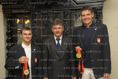 Wojewoda Roman Zaborowski goscil u siebie zlotych medalistow...