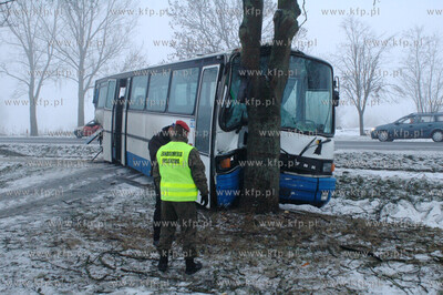 Okolo godziny 7.15 w Kazimierzowie na drodze krajowej...