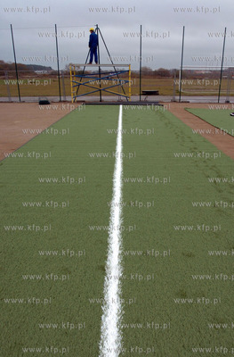 Ustka, robotnicy z Chin buduja w ramach rzadowego projektu...