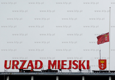 Gdansk. Zaloba po tragicznej smierci Prezydenta RP,...