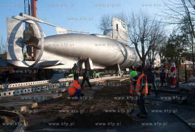 Transport okretu podwodnego typu Kobben o wadze 370...