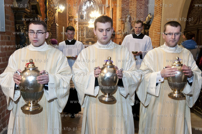 Wielki Czwartek, Msza Krzyzma w katedrze pelplinskiej...