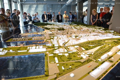 W Śródmieściu Gdyni został otwarty InfoBox, nietypowa...