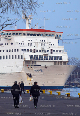 Polferries. Prom Wawel. 10.04.2015 fot. Piotr. B. Starenczak...
