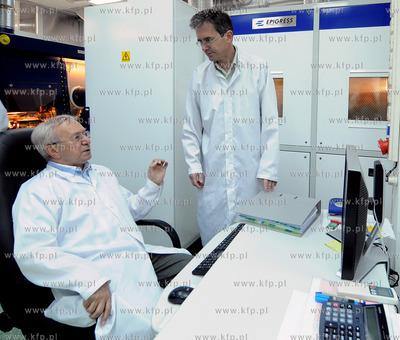 Tani sposob masowej produkcji grafenu - rewolucyjnego...