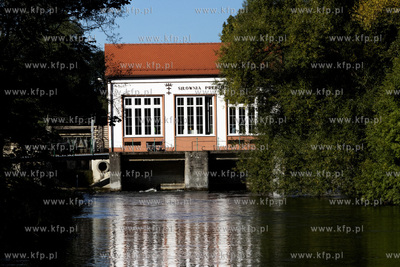Elektrownia wodna Prędzieszyn na rzece Raduni w Straszynie...