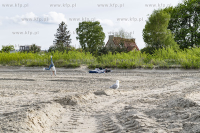 Sopot. Piasek z dna morza wydobyty podczas prac pogłębienia...