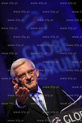 Gdansk, GLOBE FORUM 2009. Nz Jerzy Buzek - przewodniczacy...