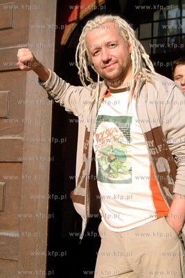 Robert Leszczynski - DJ, jeden z czlonkow jury popularnego...