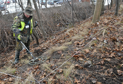 Poszukiwania przez firme Explosive niewybuchow i niewypalow...