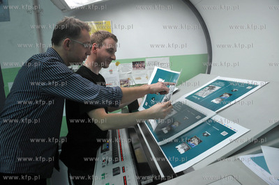 W drukarni POZKAL w Inowroclawiu rozpoczal sie druk...