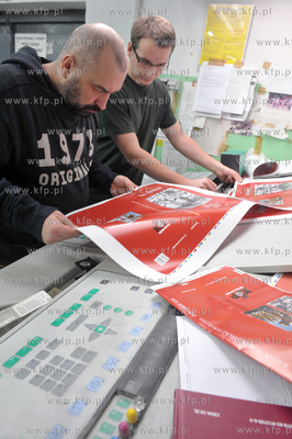 W drukarni POZKAL w Inowroclawiu rozpoczal sie druk...