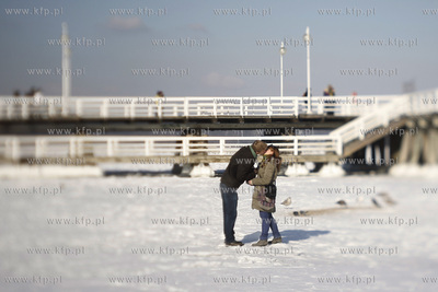 Sopot. Zamarznieta Zatoka Gdanska.
23.02.2011
fot....