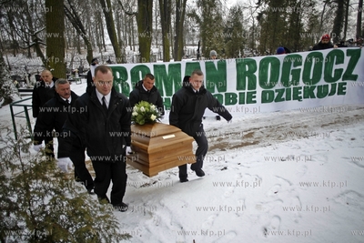 Cmentarz garnizonowy w Gdansku. Pogrzeb pilkarza i...