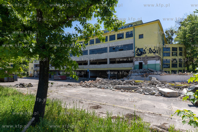 Rozbiórka dawnego Centrum Logistyki Poczty Polskiej...