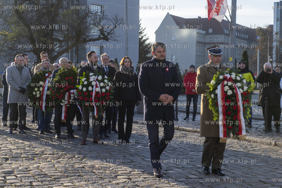 Plac Solidarności w Gdańsku. Uroczystość złożenia...