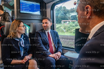 Przystanek SKM Śródmieście. Prezentacja nowych pociągów...