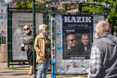 Gdańsk, Przystanek Tramwajowy Hucisko. Nz. Plakat...