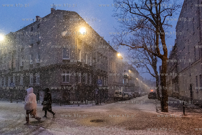 Gdańsk, Wrzeszcz. Intsnsywne opady śniegu. 03.01.2025...