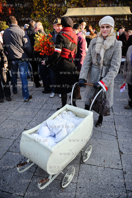 Gdansk. Parada z okazji 93 rocznicy odzyskania przez...