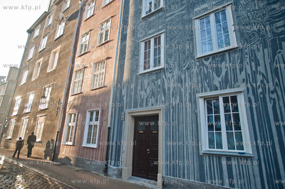 Gdansk. Odremontowane, nowo pomalowane kamieniczki...