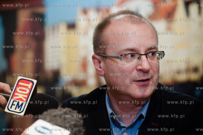 Urzad Miasta Gdanska. Briefing prasowy Macieja Lisickiego...
