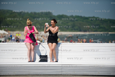Sloneczny i upalny dzien na Molo w Sopocie.
23.05.2014
fot....