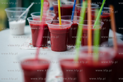 Gdansk. Plac przed siedziba Polskiego Zwiazku Wedkarskiego...