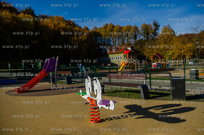 Gdansk. Jesienne, sloneczne przedpoludnie w Parku Orunskim.
Nz...