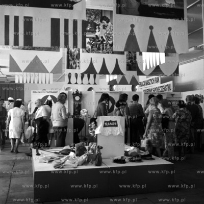 Targi Rzemiosla w Gdyni. 
08.07.1975
2lipiec75_z.kosycarz_p18
Fot....