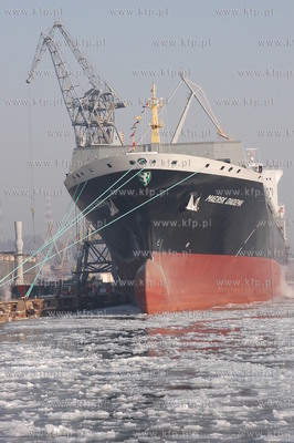 Chrzest statku w Stoczni Gdynia SA. Kontenerowiec Charlotte...