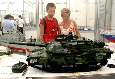 "Swiat Modelarstwa - targi, wystawa, gielda" to jedna...