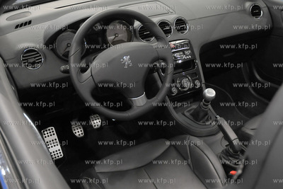 Trojmiejskie Targi Motoryzacyjne w hali wystawienniczej...