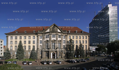 Gdansk, architektura i budynek Dyrekcji PKP przy ul....