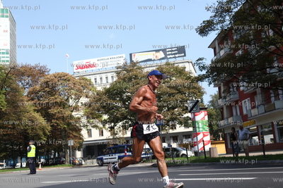 XVI Energa Maraton Solidarnosci NZ Uczestnicy w biegu.15.08.2010...