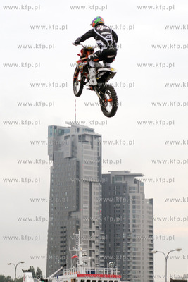 Gdynia, Skwer Kosciuszki. Red Bull X-Fighters Jams....