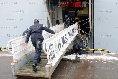 Wspolne cwiczenia okretow i lotnictwa Marynarki Wojennej...
