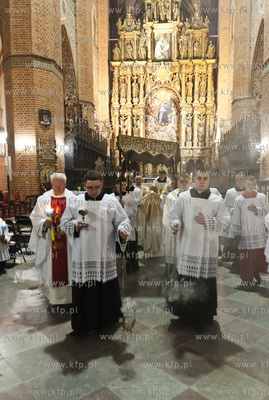 Msza Wieczerzy Panskiej w katedrze pelplinskiej sprawowana...
