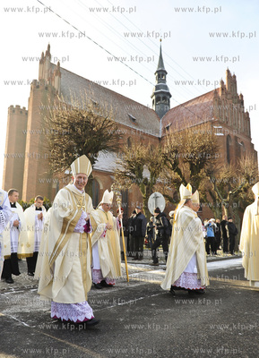 W uroczystooa Niepokalanego Poczecia NMP, w sobote...