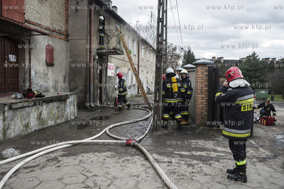 Pozar mieszkania w Pelplinie przy ulicy Mickiewicza....