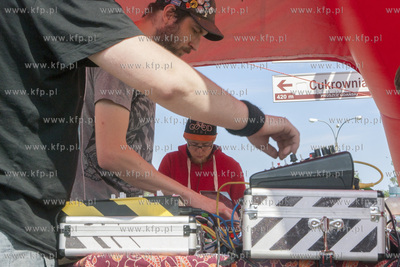 Na elewacji garazu przy deptaku na  ul. Wita Stwosza...