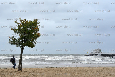 Sopot. Zatoka Gdanska. Sztorm. 05.10.2016 fot. Jerzy...