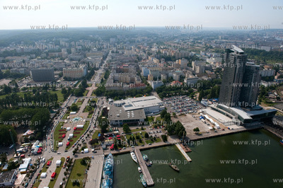 Gdynia w przeddzien Zlotu Zaglowcow 28.06.2009 fot....