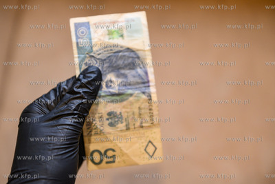 Gumowe jednorazowe rękawiczki ochronne, pieniadze....