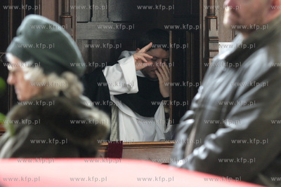 Kosciol sw. Mikolaja w Gdansku, przedwielkanocna spowiedz...