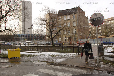 Gdansk. ul. Rybaki Dolne i Gorne i plynaca miedzy nimi...